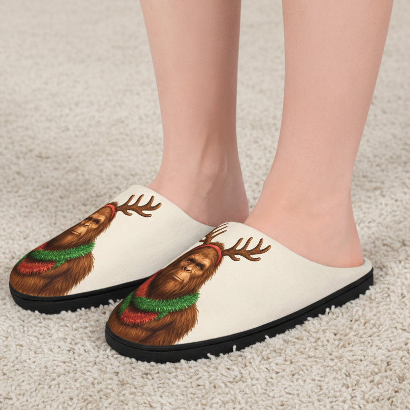 Reindeer Squatch – Men’s Indoor Slippers