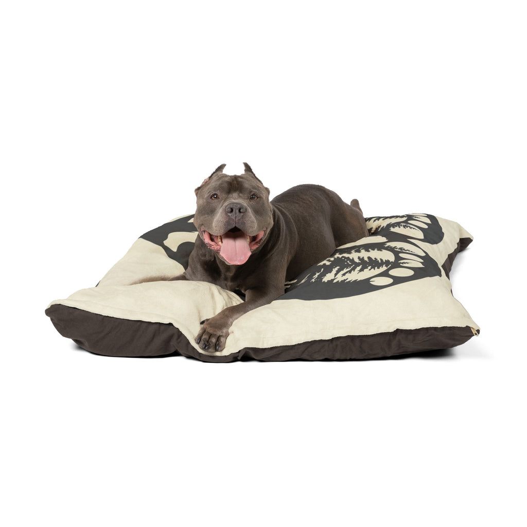 Dark Heart of the Wild – Cozy Companion Pet Bed