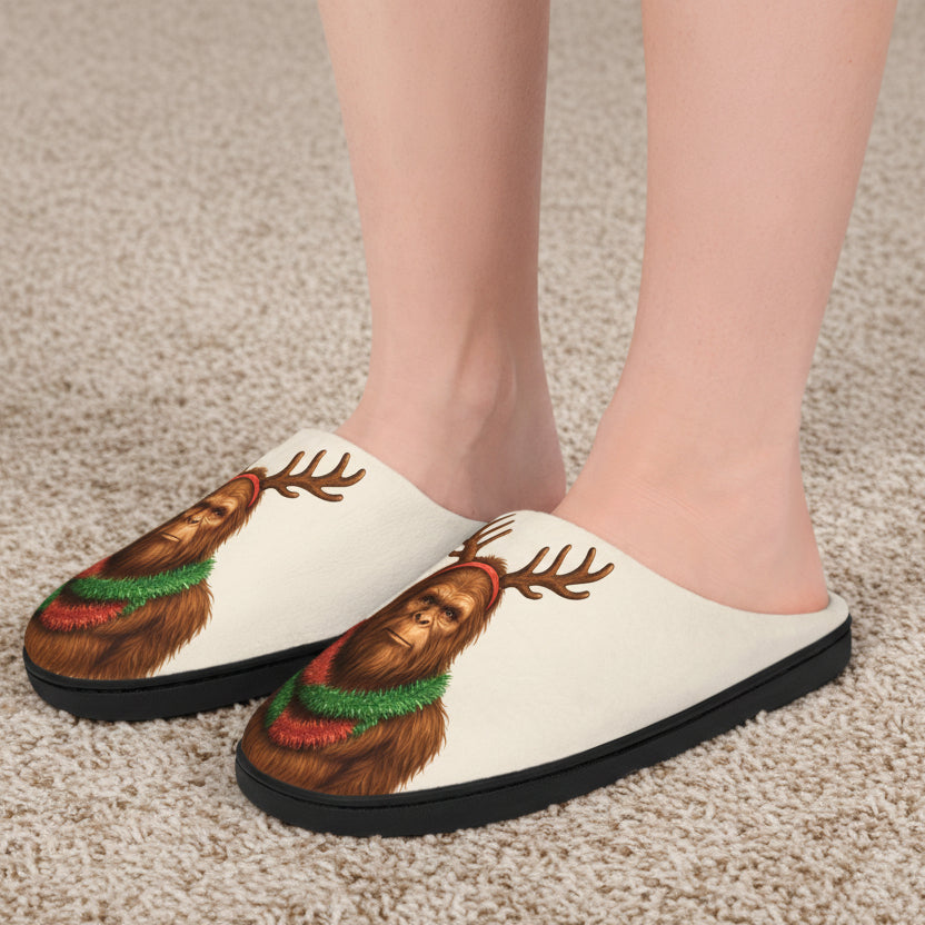 Reindeer Squatch – Women’s Indoor Slippers