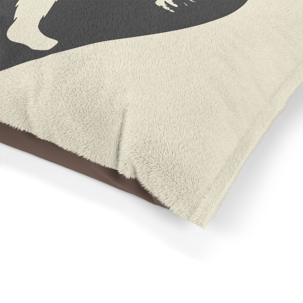 Dark Heart of the Wild – Cozy Companion Pet Bed