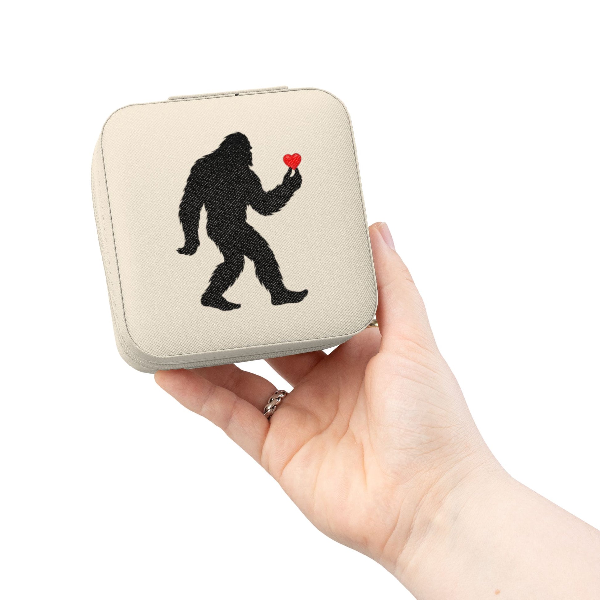 Gentle Giant – Valentine’s Jewelry Case