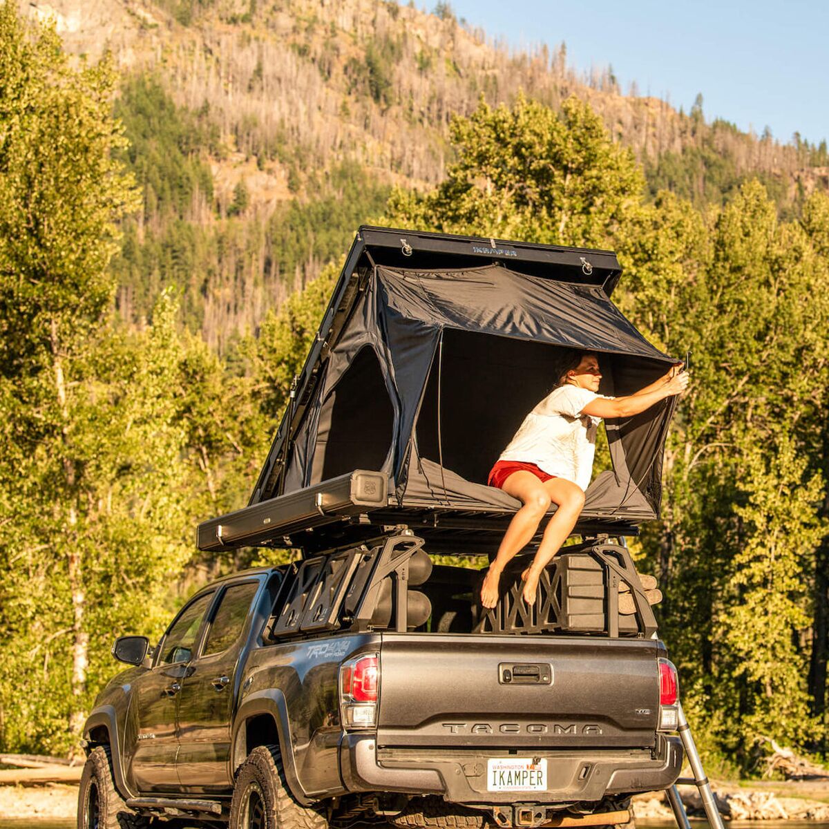 iKamper Blue Dot Voyager Duo Rooftop Tent (Affiliate)